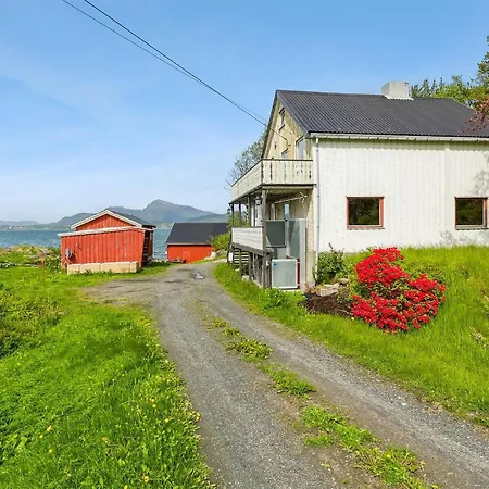 Semesterbostad Gorgeous In Oydegard With Wifi *